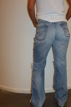 Load image into Gallery viewer, VINTAGE LEVI'S 517 BOOT CUT JEANS