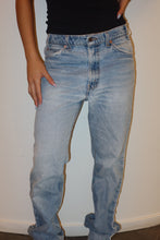 Load image into Gallery viewer, VINTAGE LEVI'S 517 JEANS