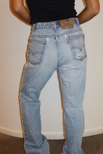 Load image into Gallery viewer, VINTAGE LEVI'S 517 JEANS