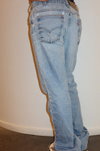 Load image into Gallery viewer, VINTAGE LEVI'S 517 JEANS