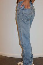 Load image into Gallery viewer, VINTAGE LEVI'S JEANS