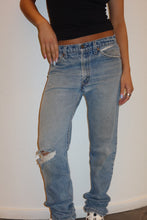 Load image into Gallery viewer, VINTAGE LEVI'S JEANS
