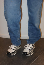 Load image into Gallery viewer, VINTAGE JEANS 505 STRAIGHT LEG JEANS