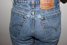 Load image into Gallery viewer, VINTAGE LEVI&#39;S 505 JEANS